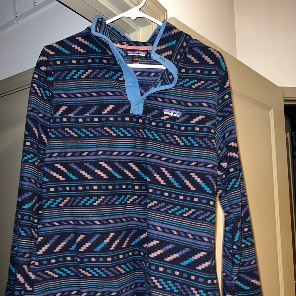 Patagonia women’s fleece pullover - L